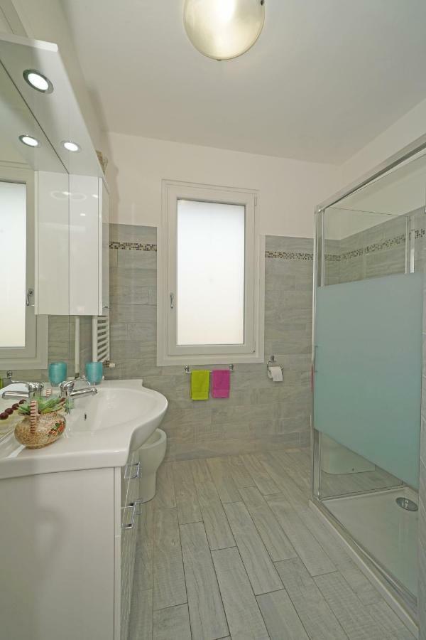 Appartamento Jessica Con Piscina Privata Manerba del Garda Εξωτερικό φωτογραφία