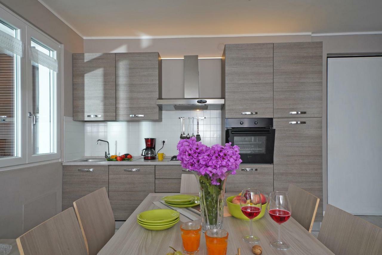 Appartamento Jessica Con Piscina Privata Manerba del Garda Εξωτερικό φωτογραφία